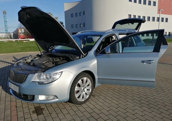 Skoda Superb cena 34000 przebieg: 297000, rok produkcji 2011 z Wrocław małe 79